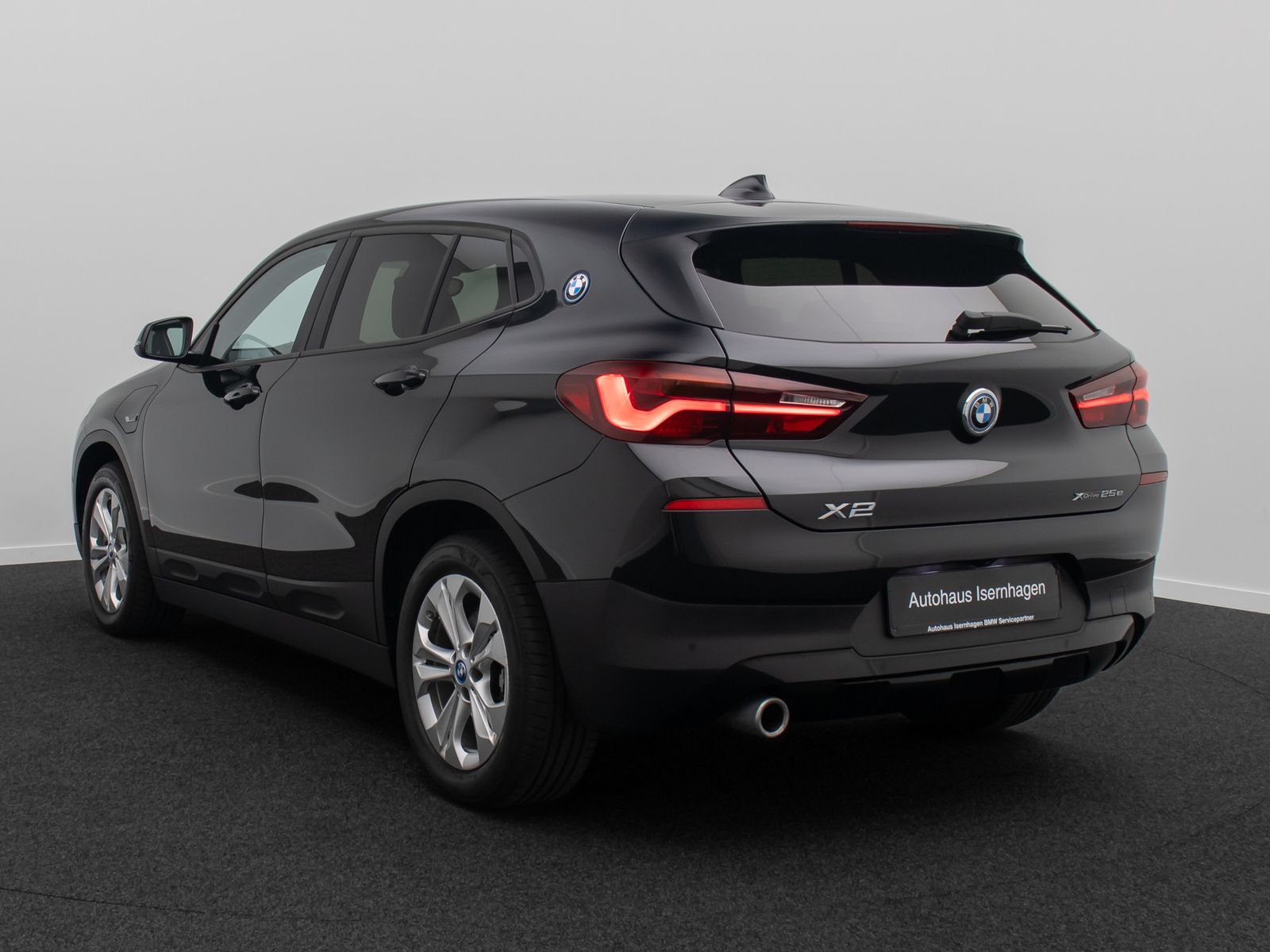 Fahrzeugabbildung BMW X2 xD25e Kamera DAB LED Parkassistent Navi Sport