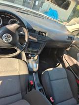 Volkswagen vw BORA  2004 - Volkswagen Bora mit Benzin-Antrieb: Automatik