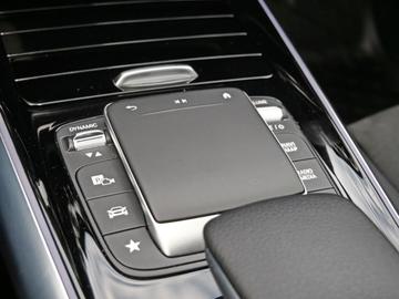 2021 Mercedes-BENZ EQA — миниатюра 15