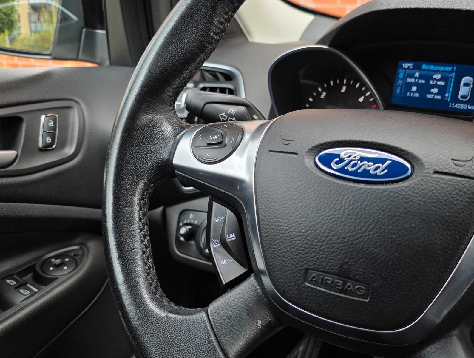 FORD KUGA 150CH - TITANIUM - 4X4 - BVM - HAYON ÉLECTRIQUE - PACK SPORT - COURROIE DE DISTRIBUTION NEUVE