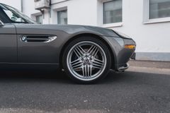 Fahrzeugabbildung BMW Z8 Roadster Alpina/Stratusgrau/Performance Paket