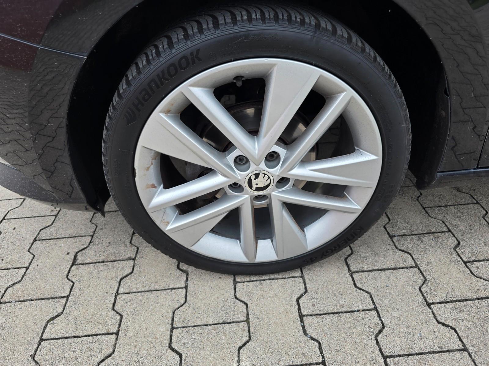 Skoda Fabia 1,2 TSI Combi Joy LED Navi Alu SHZ AHK abm