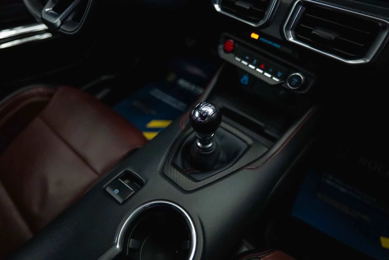 Fahrzeugabbildung Ford Mustang Fastback 5.0 Ti-VCT V8 Dark Horse 6-Gang