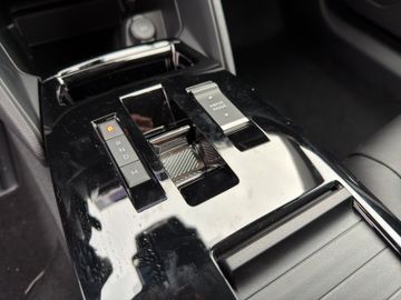 Citroën C4 Max 130 EAT8 Kam.+KeyLess+LED+Navi+SHZ