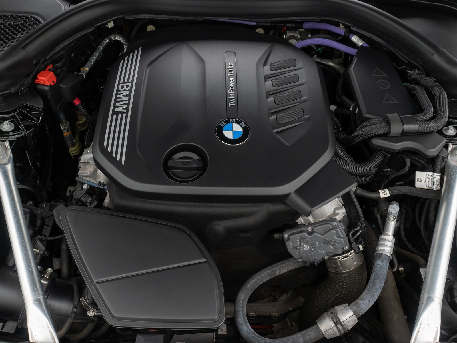Fahrzeugabbildung BMW 520d xD Kamera HUD DAB Alarm Sport Fernlichtassi
