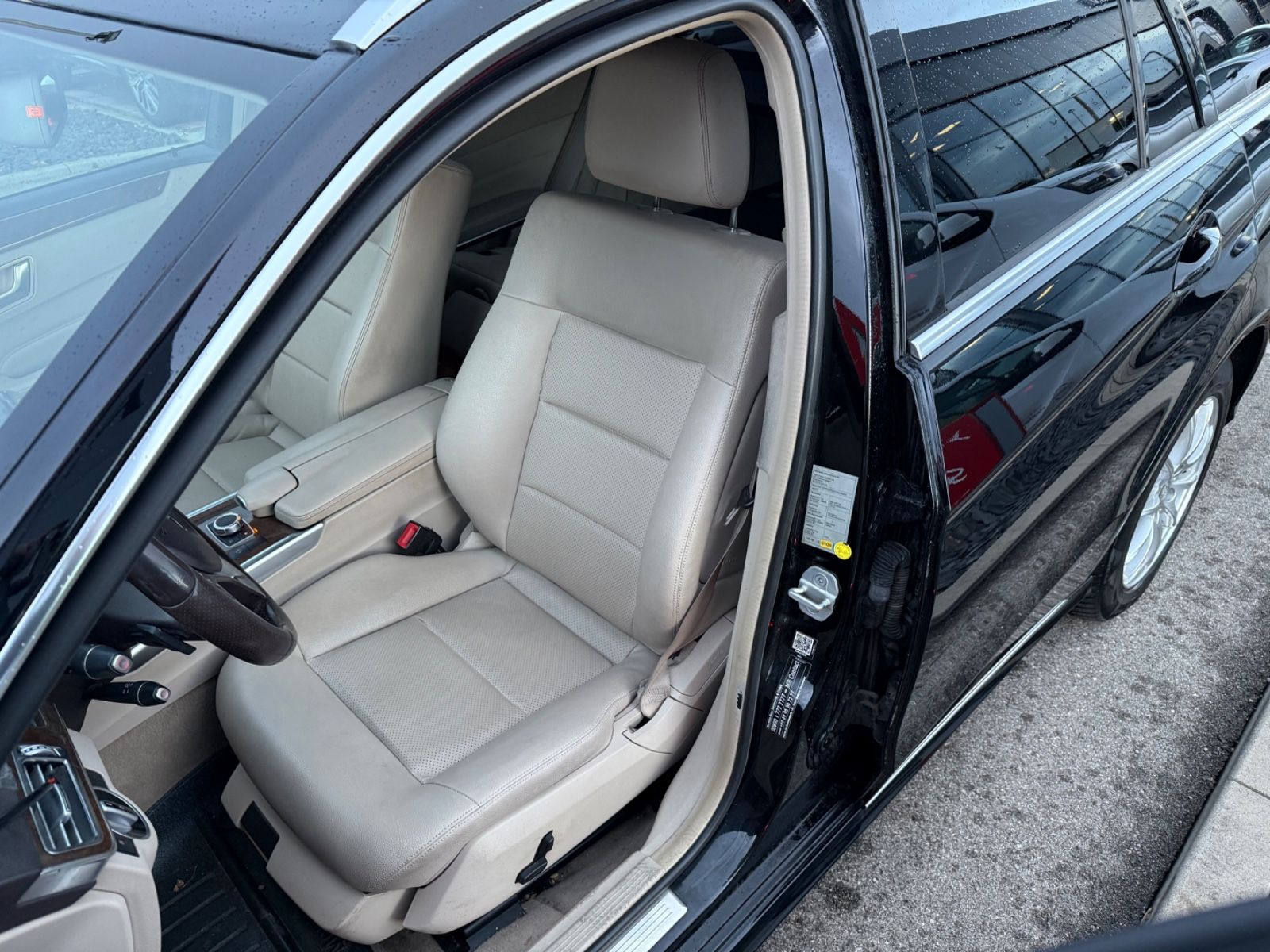 Fahrzeugabbildung Mercedes-Benz E 200 BlueTEC T AVANTGARDE 7 Sitzer