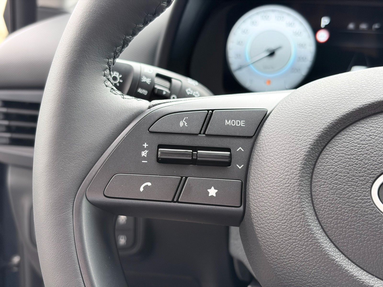 Fahrzeugabbildung Hyundai Bayon 1.0 T-GDI Prime Kamera,LED,Navi,SHZ,ACC