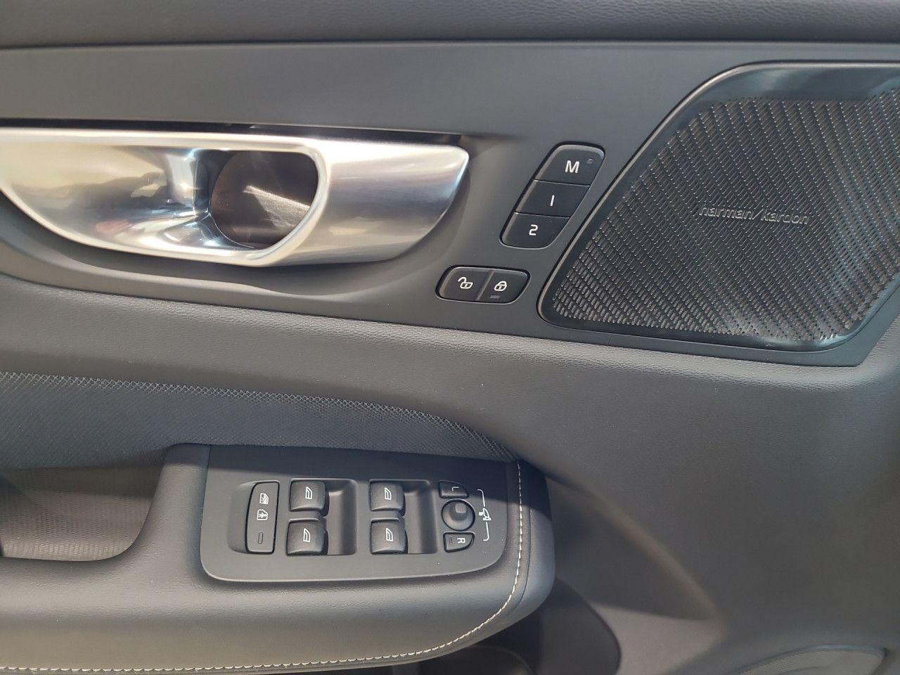 Volvo XC60 XC 60 Plus Dark AWD Bluetooth LED Klima, миниатюра 6