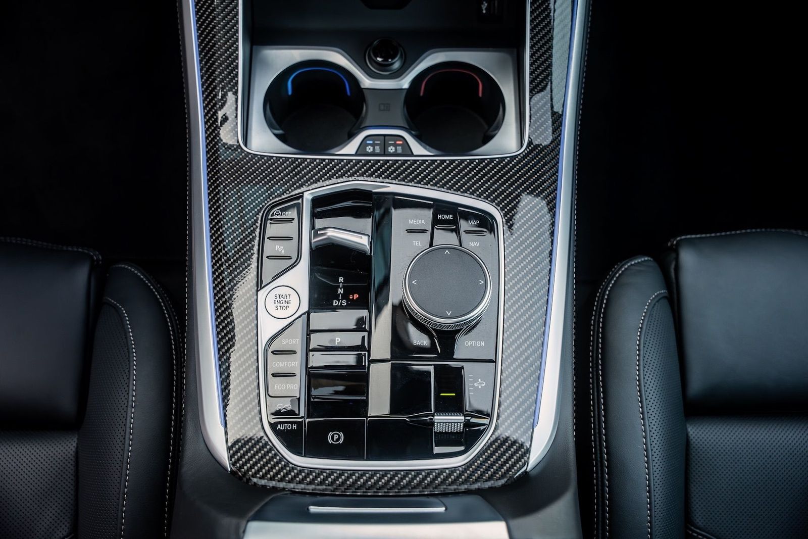 Fahrzeugabbildung BMW X5 40d xD M-SPORT PRO|AHK|ICONIC|MASSAGE|LUFT