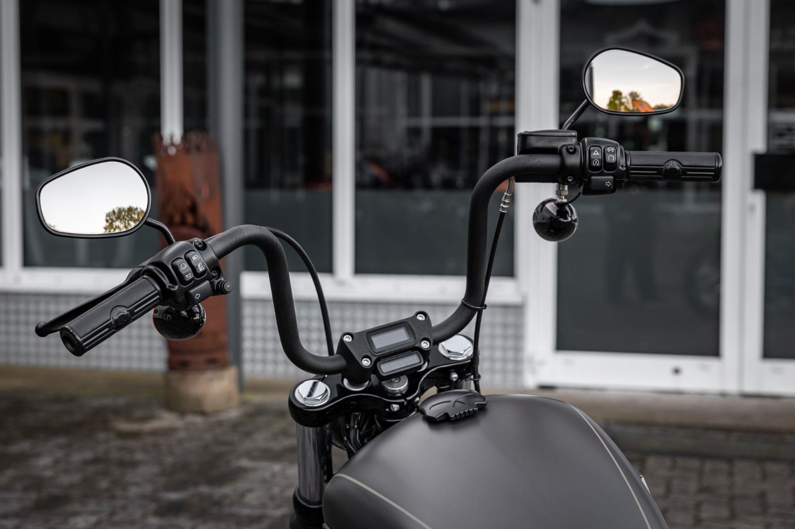 Fahrzeugabbildung Harley-Davidson FXBB STREET Bob Softail - JEKILL&HYDE