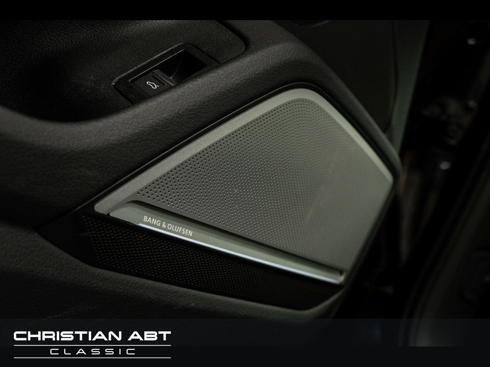 Fahrzeugabbildung Audi RS 6 Avant 4.0 TFSI quattro B&O Keramik Pano