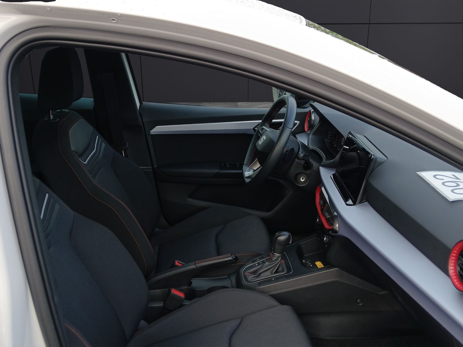 Fahrzeugabbildung SEAT Ibiza TSI FR DSG LED Navi AID ACC RFK SH 18"