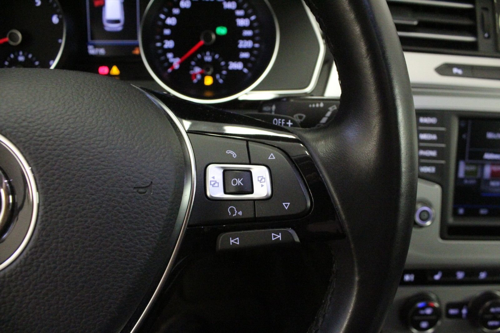 Fahrzeugabbildung Volkswagen Passat Variant 1.8 TSI DSG Comfortline Variant