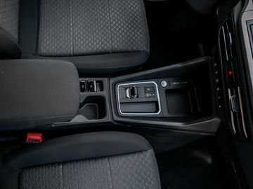 Ford Tourneo Connect 2.0 Titanium Kamera Navi ACC