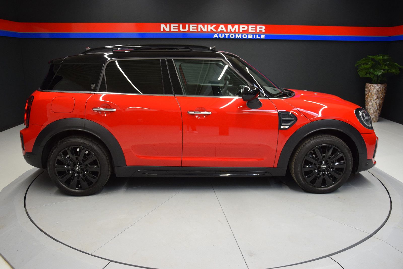 Fahrzeugabbildung MINI Cooper Countryman YOURS Pano HuD Leder AHK Memor
