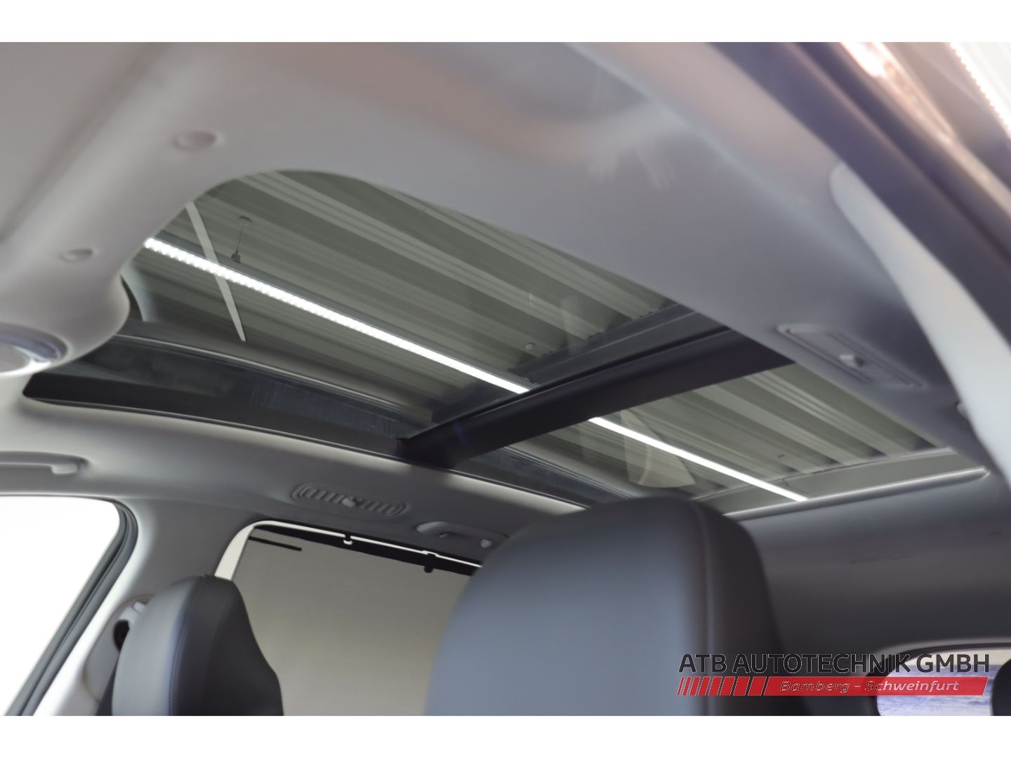 Fahrzeugabbildung Hyundai IONIQ 9 7-Sitzer MY26 110 kWh 307 PS 4WD UNIQ