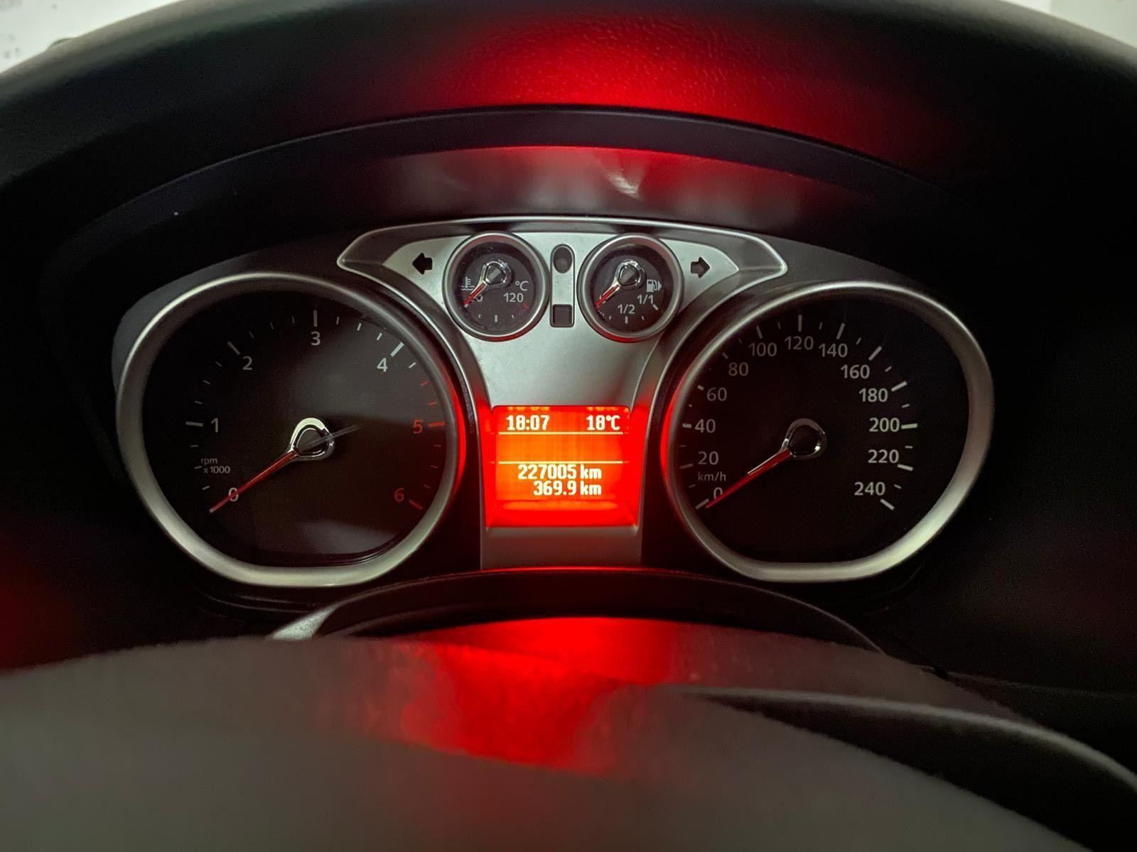 Ford Focus 2008 — photo 10