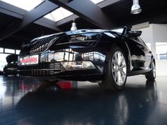 SKODA Superb Combi TDI Style/DSG/Xenon/Navi/AHK/1.Hand