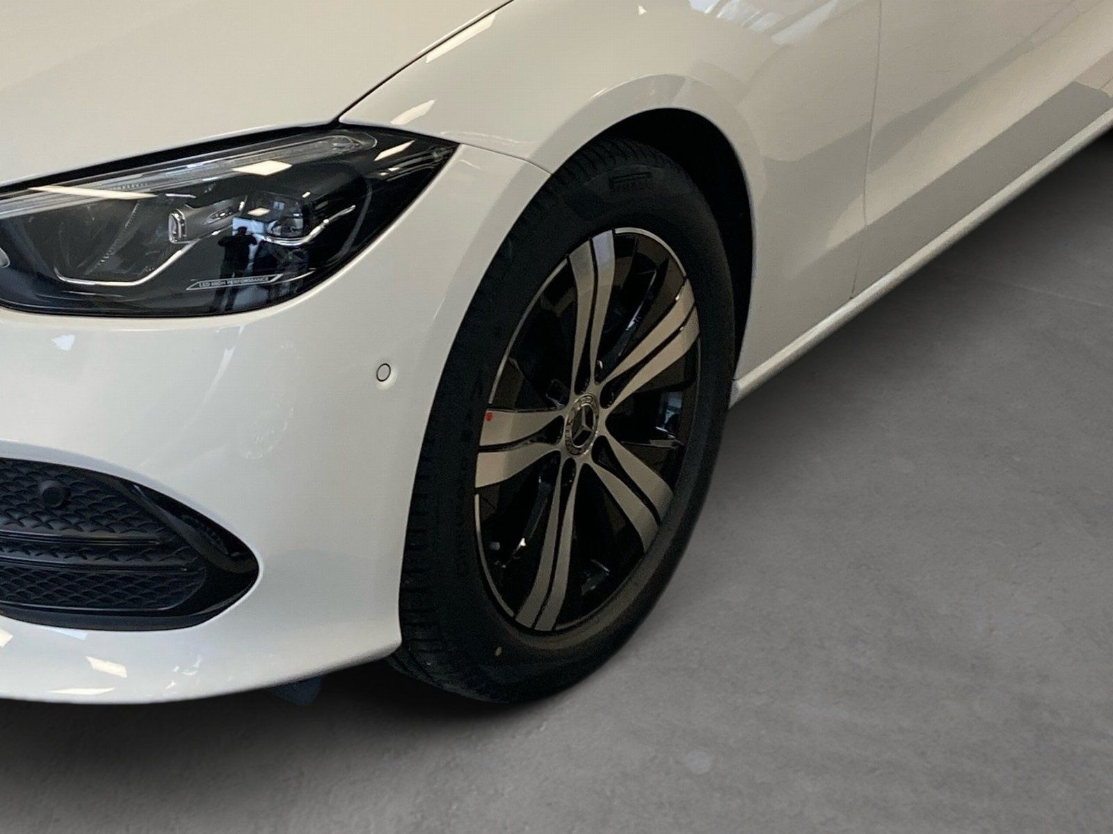 Fahrzeugabbildung Mercedes-Benz C 180 Avantgarde*Distro*Totwink*LED*Kam*Carplay*