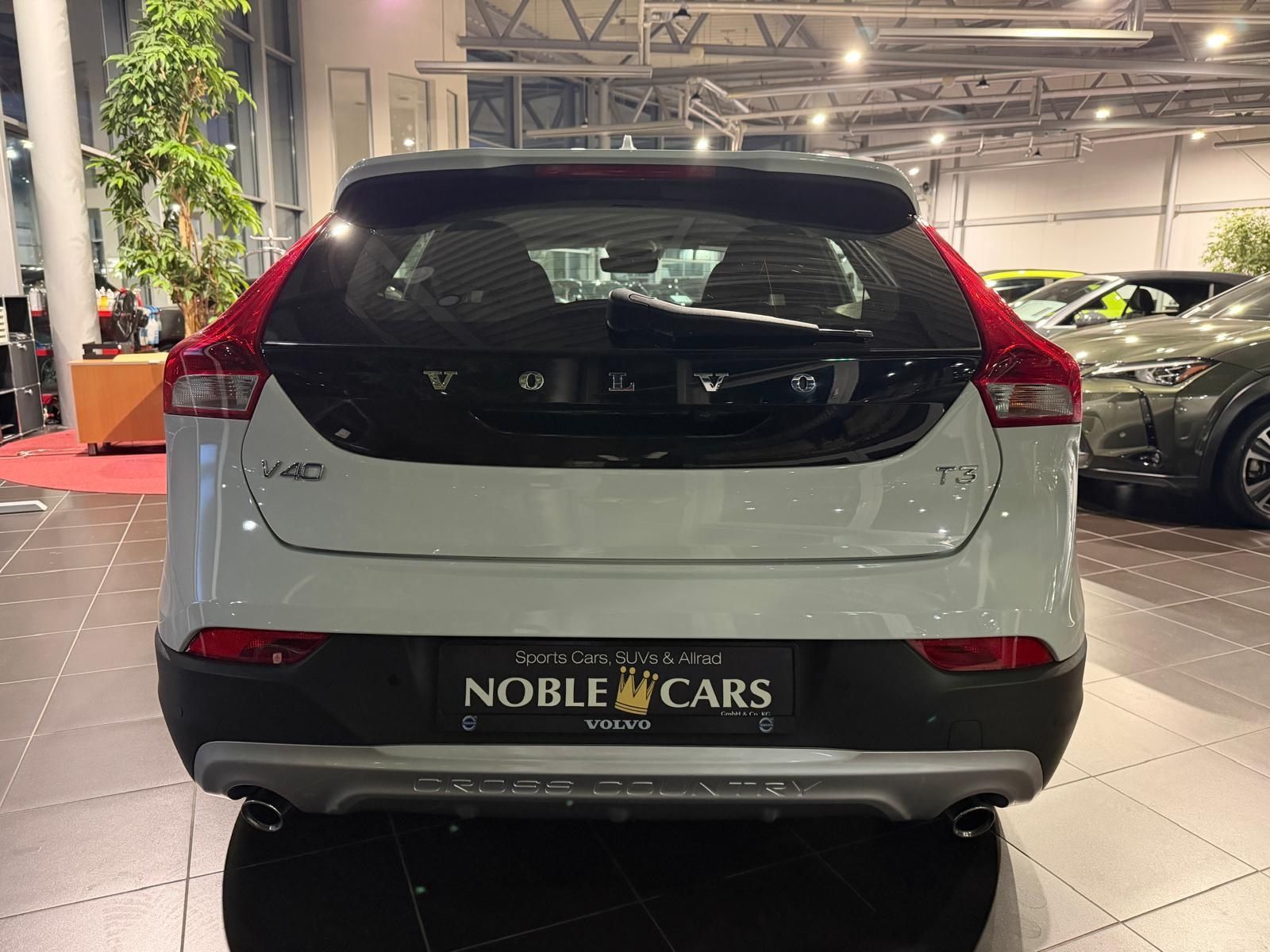 Fahrzeugabbildung Volvo V40  Cross Country Plus KLIMA LED NAVI ALU