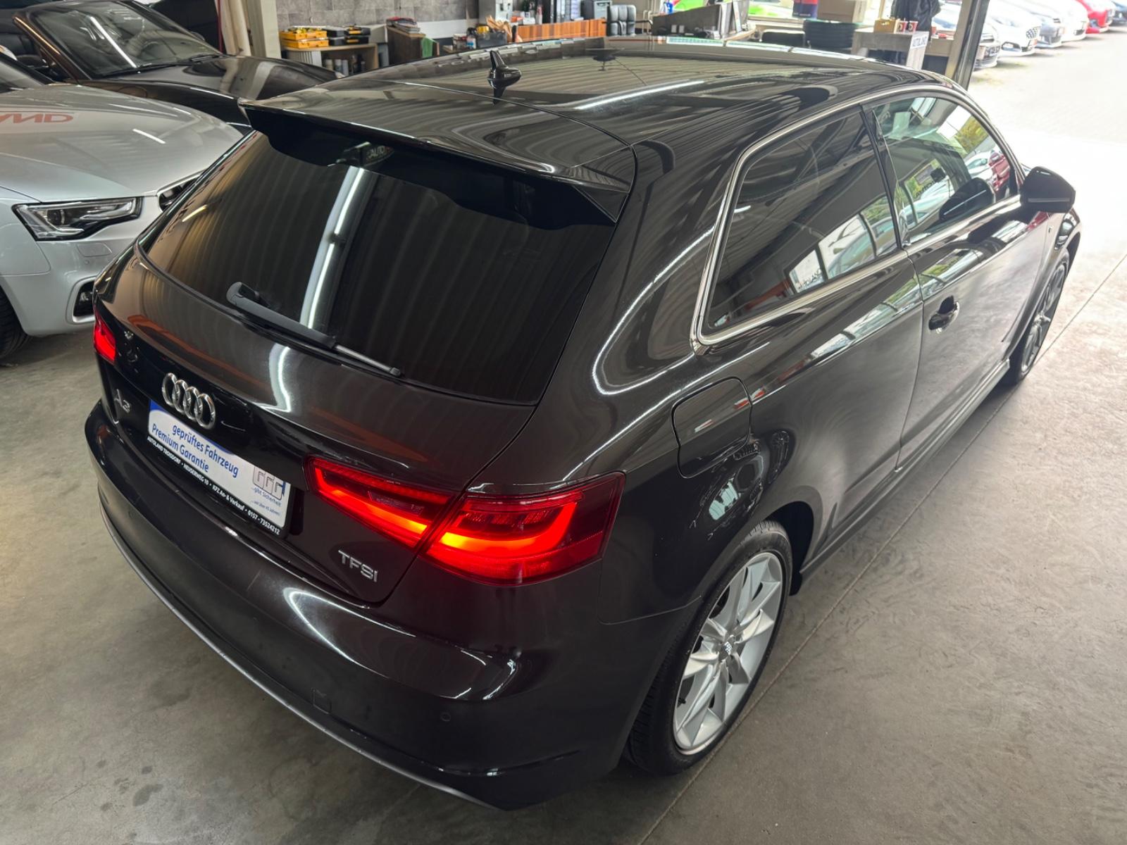 Audi A3*S-LINE*XENON*NAVI*SHZG*TEMPO*KEYLESS*PDC*