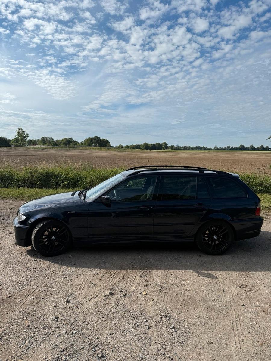 BMW 320 2005 — вигляд ззаду
