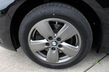 Fahrzeugabbildung BMW 118i Advantage Steptronic Temp. Navi LED PDC FSP