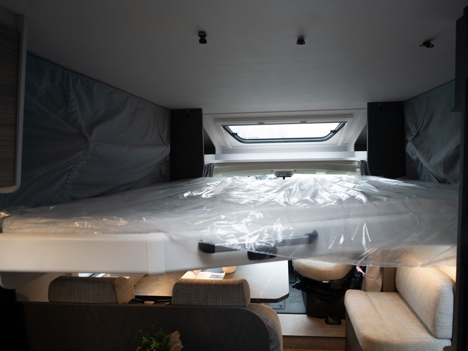 Fahrzeugabbildung Etrusco T-Modell Base 7.4 SB MJ26*Markise*Hubbett*Pakete