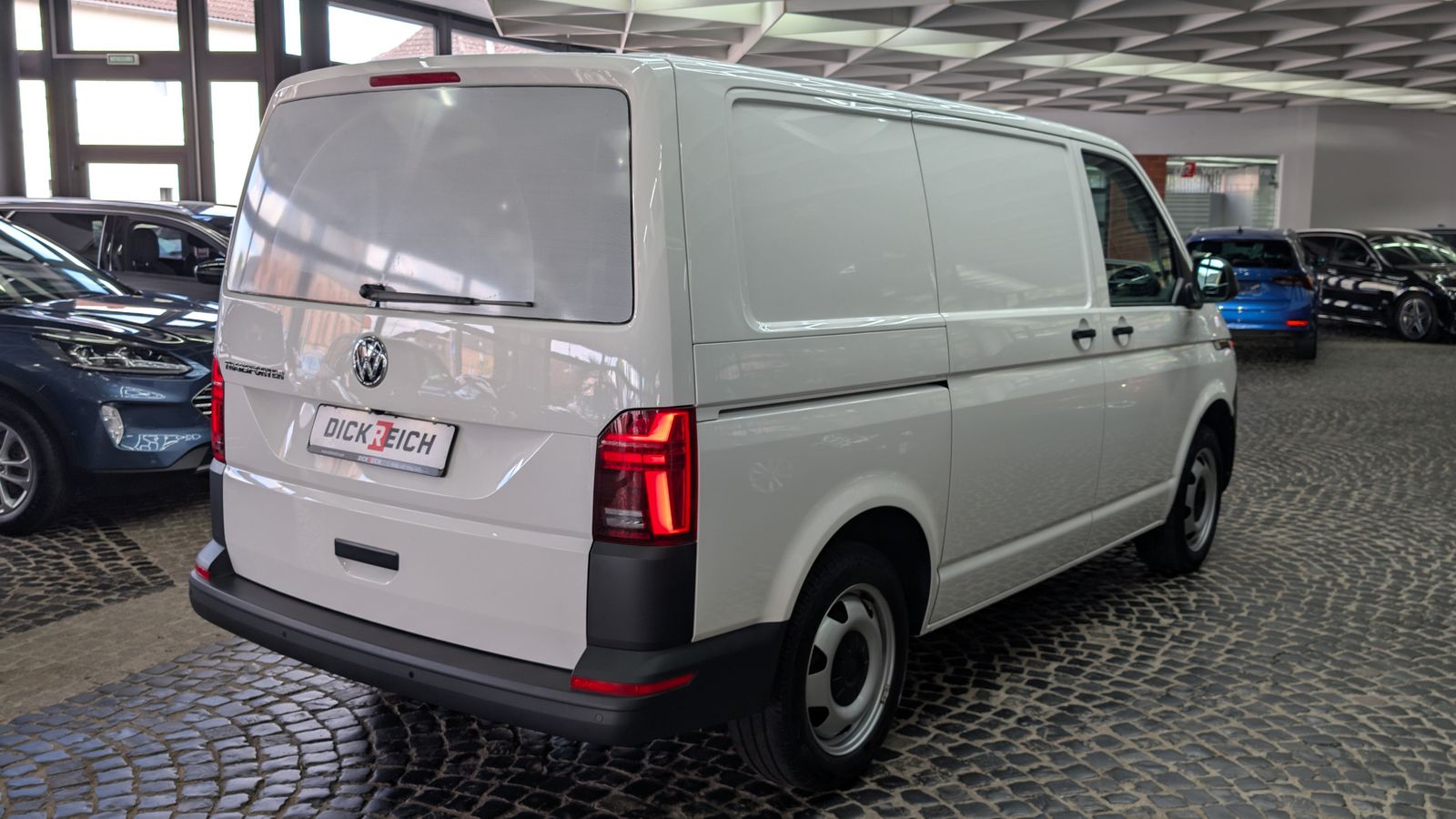 Fahrzeugabbildung Volkswagen T6 Transporter 6.1 LED*KAM*SHZ*SORTIMO-REGALE