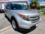Ford Explorer 7-Sitzer / 1. Hand - weiße Ford Explorer
