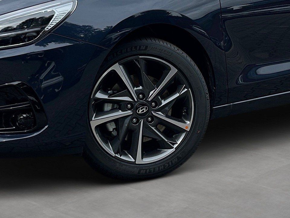 Fahrzeugabbildung Hyundai i30 MY25 1.5T 48V ADVANTAGE LED+NAVI 5J-GARANTIE