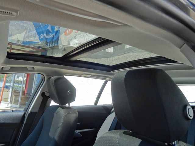 Fahrzeugabbildung BMW 318i/2.Hd/Pano/AHK/Navi/SitzH/Automatik/PDC/