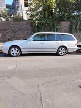 Mercedes-Benz E 200 KOMPRESSOR T CLASSIC Aut. 58000km Scheckh - gebrauchte Mercedes-Benz E 200 aus dem Jahr 2001