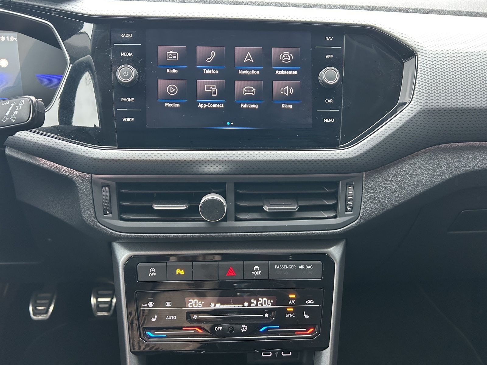 Volkswagen T-Cross - Bild 12