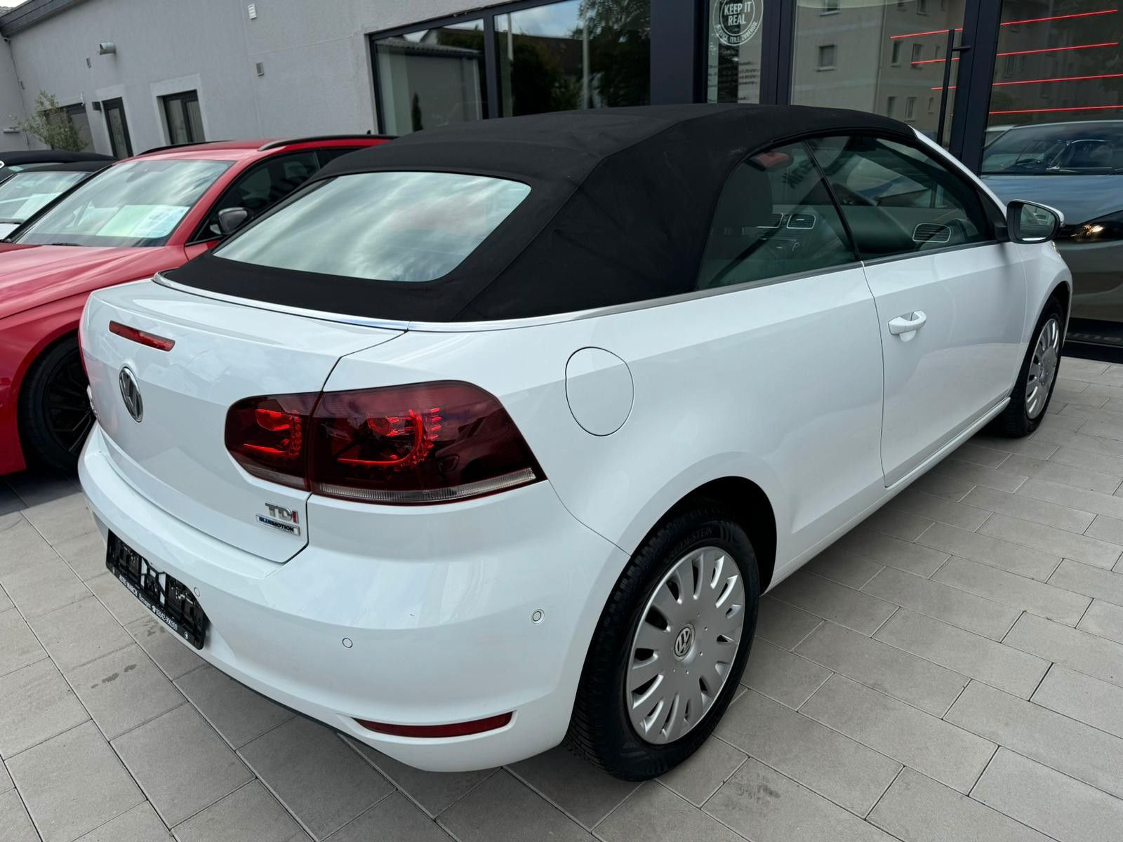 Fahrzeugabbildung Volkswagen Golf VI 1.6 TDI Cabriolet Basis BMT