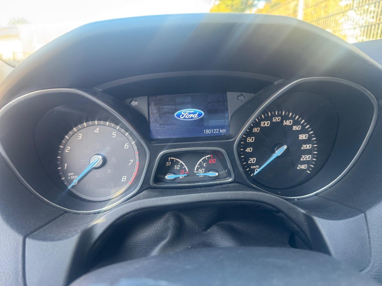 Ford Focus 2013 — photo 9