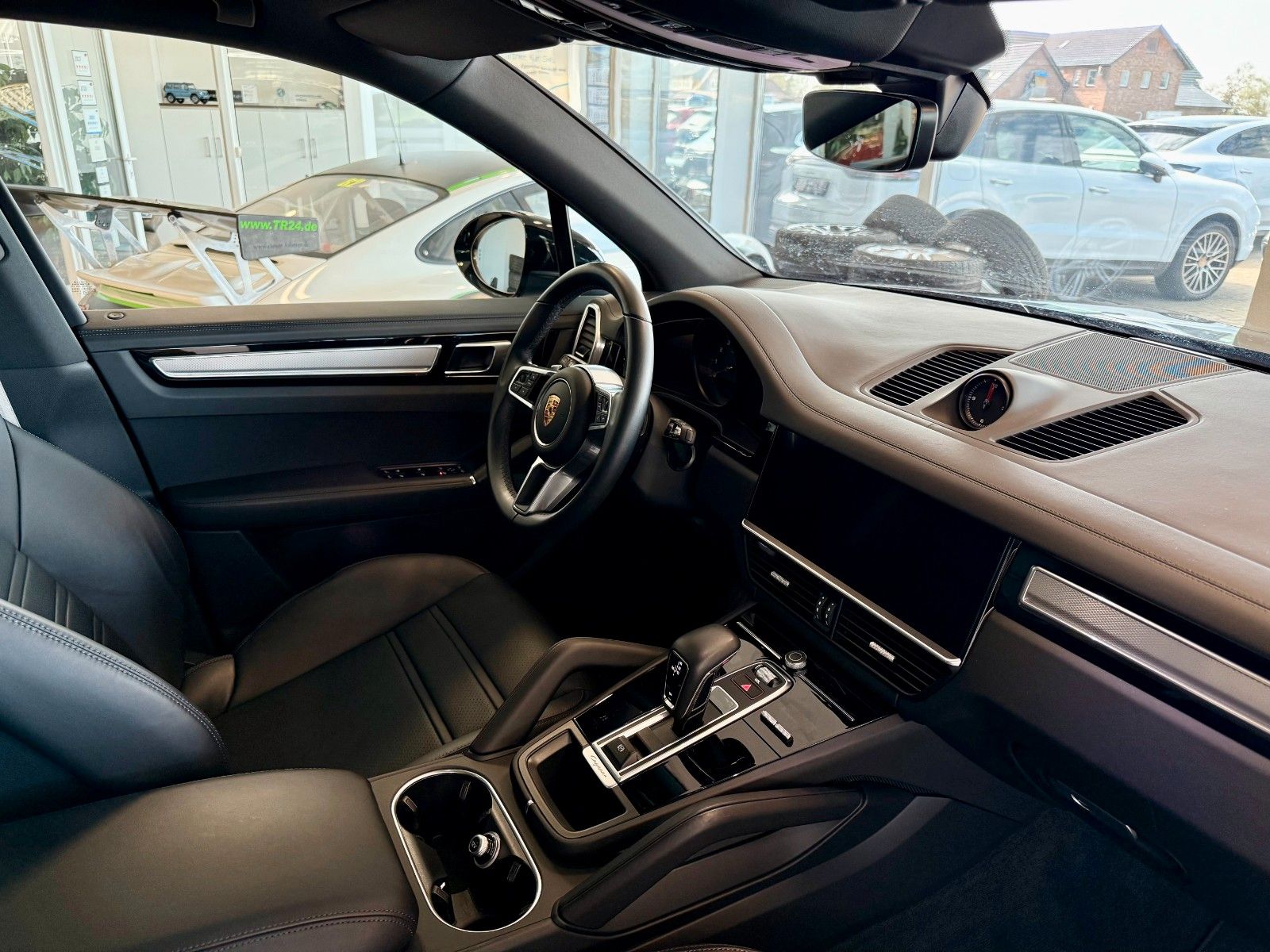 Fahrzeugabbildung Porsche Cayenne V6 Platinum Edition Luftfederung/AHK/21"