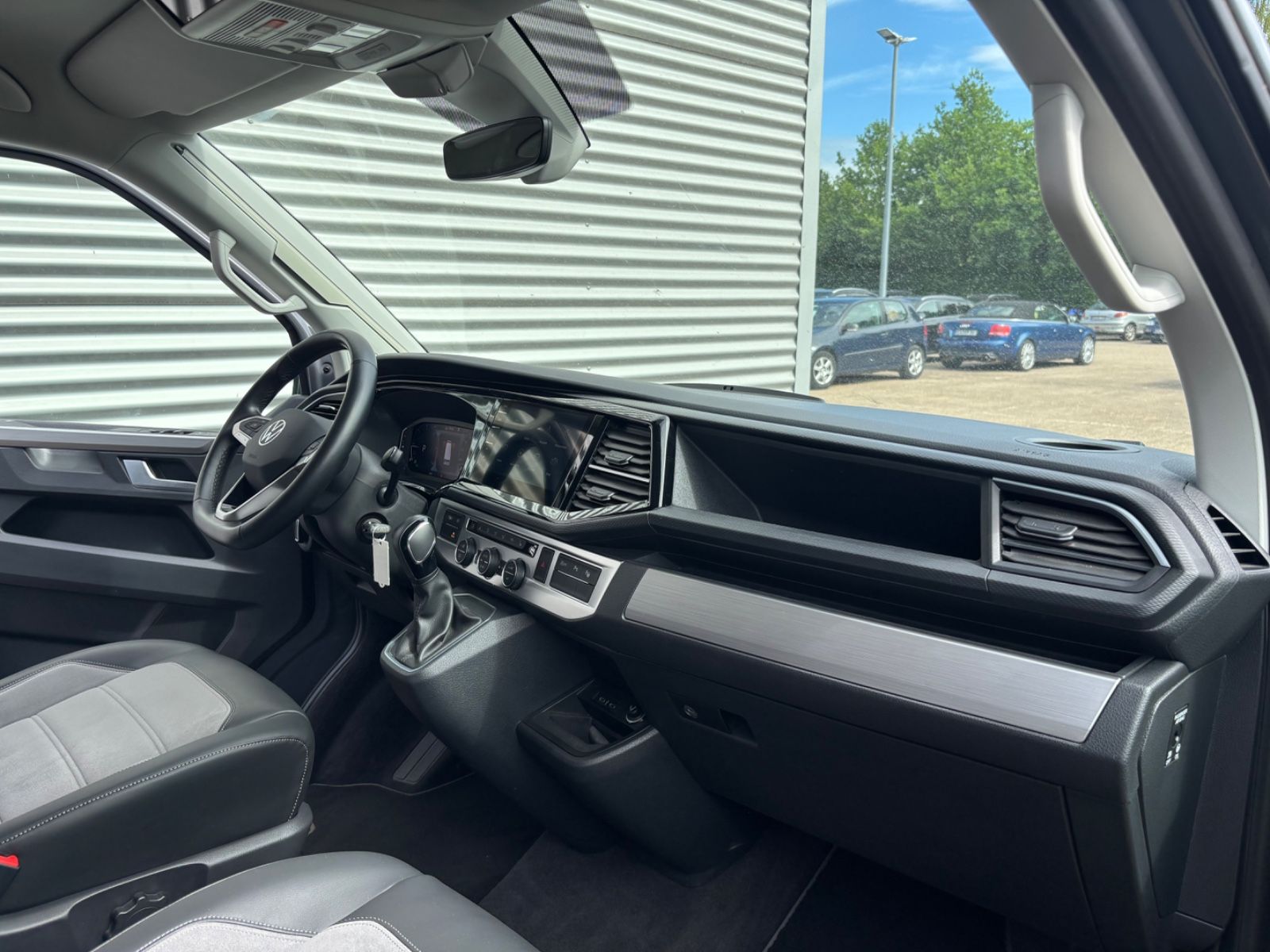 Fahrzeugabbildung Volkswagen T6 California Beach Kam Shz Ahk