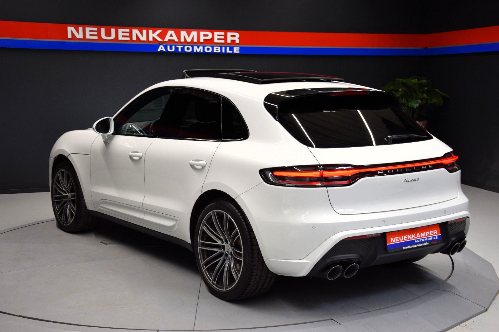 Fahrzeugabbildung Porsche Macan Sport Design Pano 14-Wege 21"-Turbo Kamera