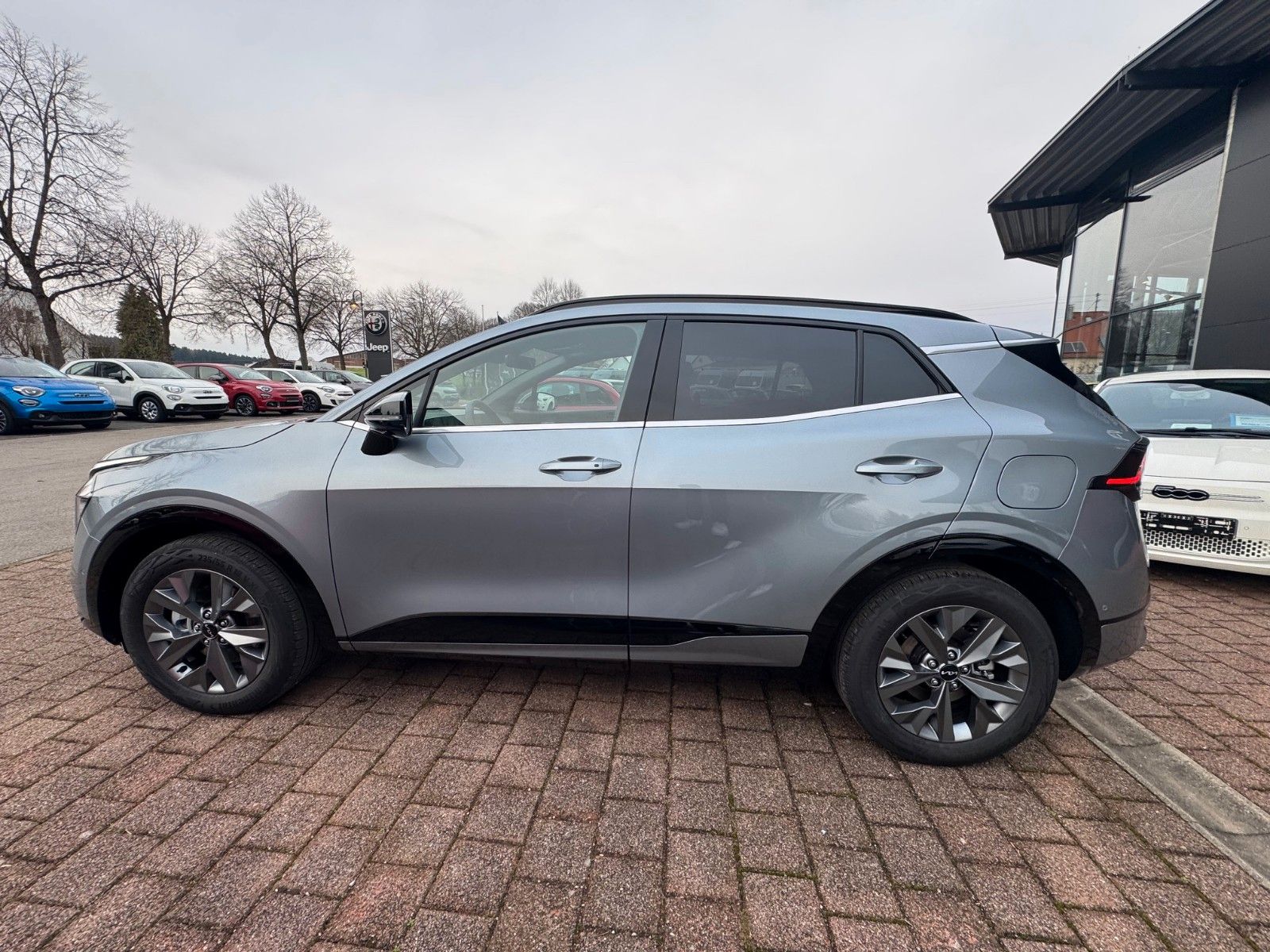 Fahrzeugabbildung Kia SPORTAGE 1.6T HEV AWD GTL GD DRIVE SOUND