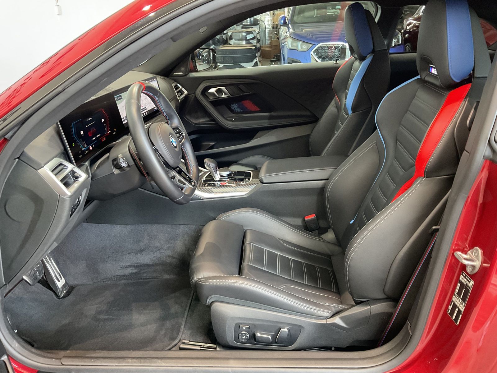 Fahrzeugeinzelansicht 9 Fahrzeugabbildung BMW M2 Coupé M Drivers P. M Sportsitze HK HiFi DAB L