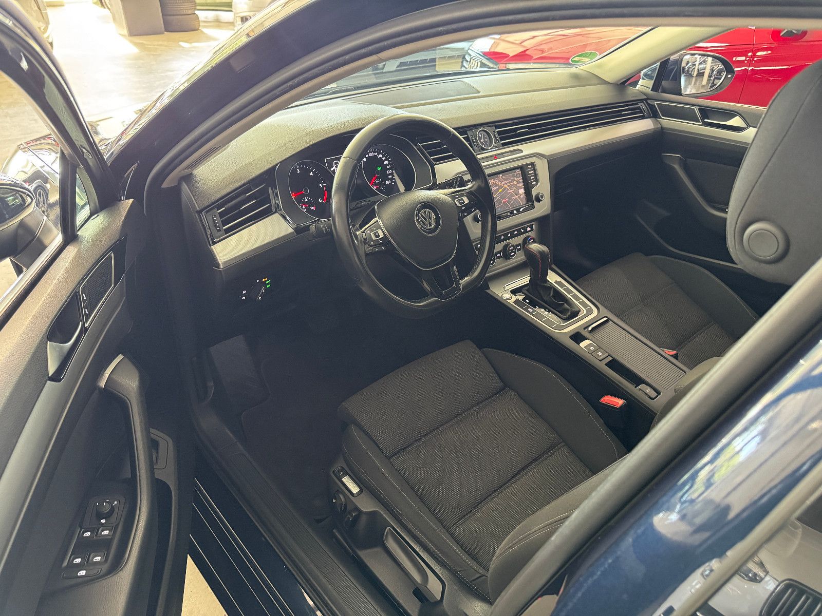 Fahrzeugabbildung Volkswagen Passat 2.0 TDI DSG COMFORTLINE NAVI LED AHK ACC