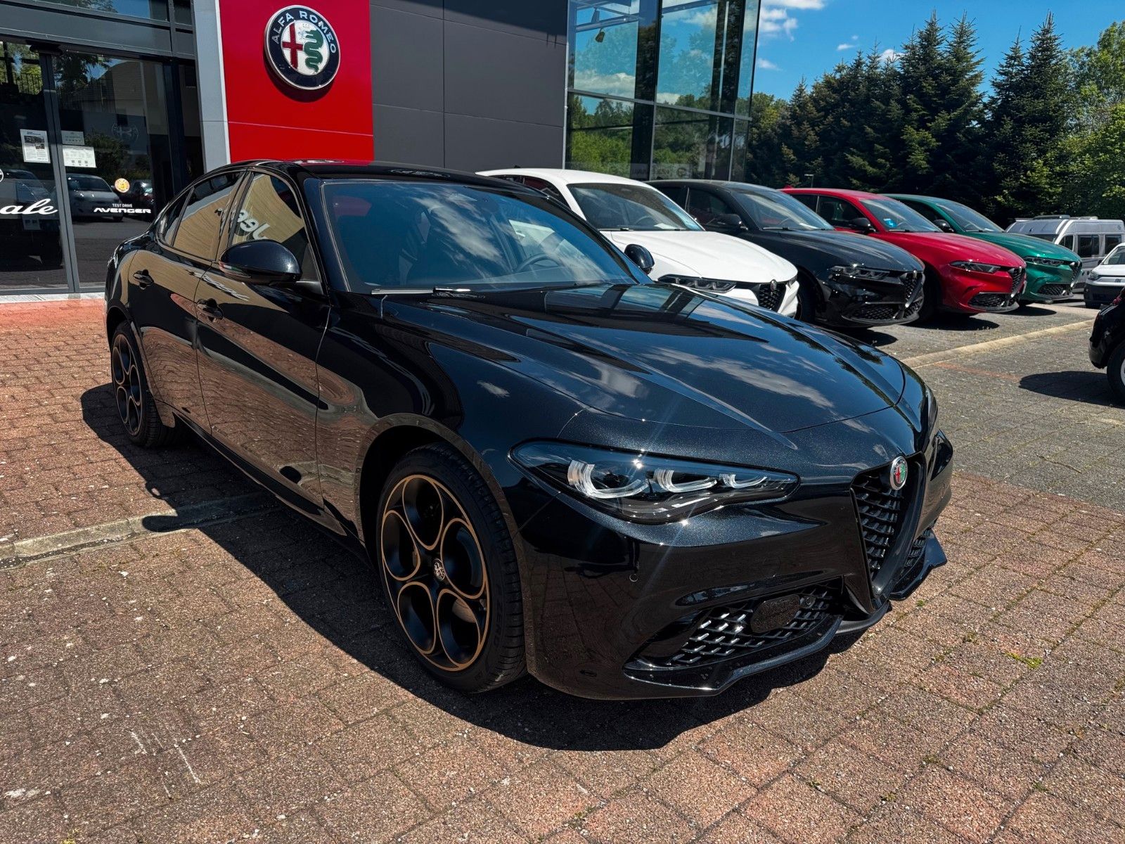 Fahrzeugabbildung Alfa Romeo Giulia INTENSA 2.0 280PS NAVI HARMAN KAM MEMORY