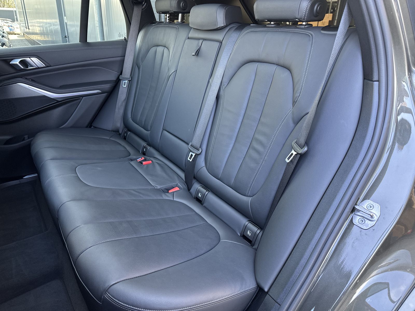 Fahrzeugabbildung BMW X5 xDrive30d M-Sport NAV+LASER+PANO+22ZO+HEAD-UP