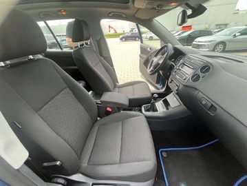 Volkswagen Tiguan - 11