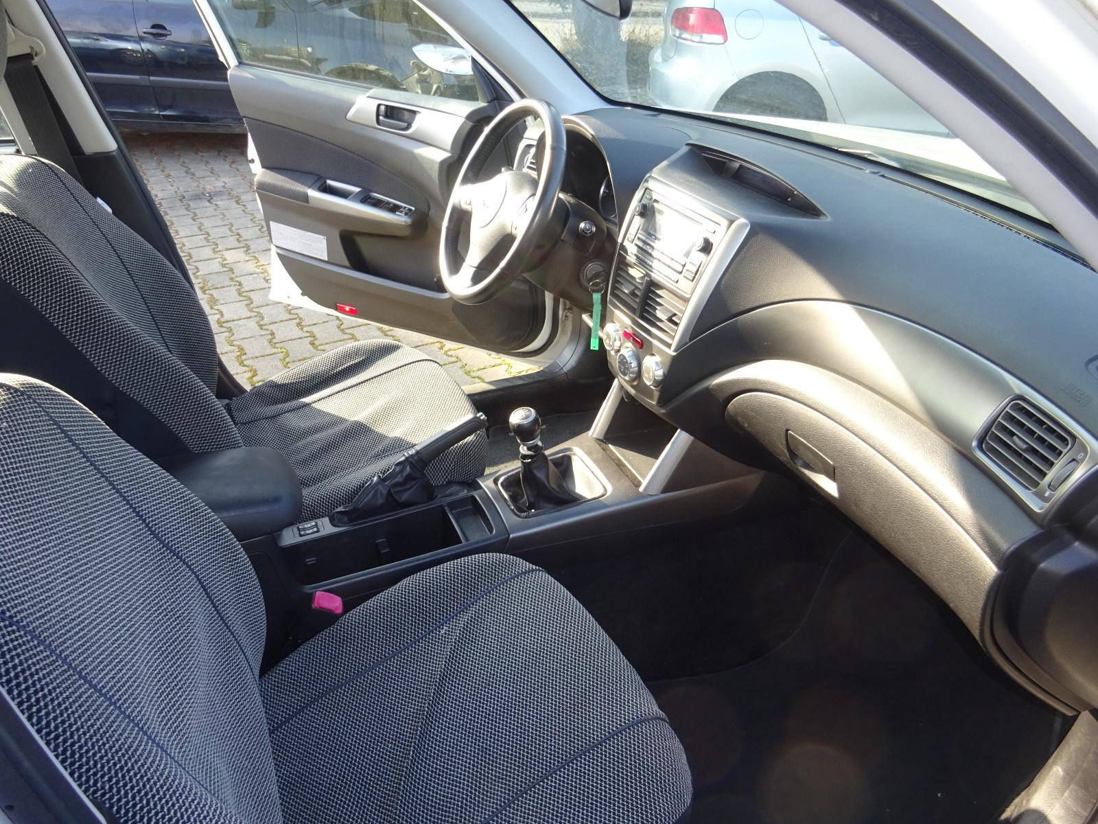 Subaru Forester 2012 — photo 10