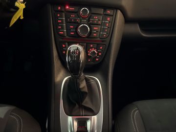 Bild 15 Opel Meriva B Innovation Mehrzonenklima Ambientebeleu