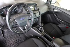 Fahrzeugabbildung Ford Focus Lim.18 Zoll,Alu,Sitzheizung,PDC,AHK