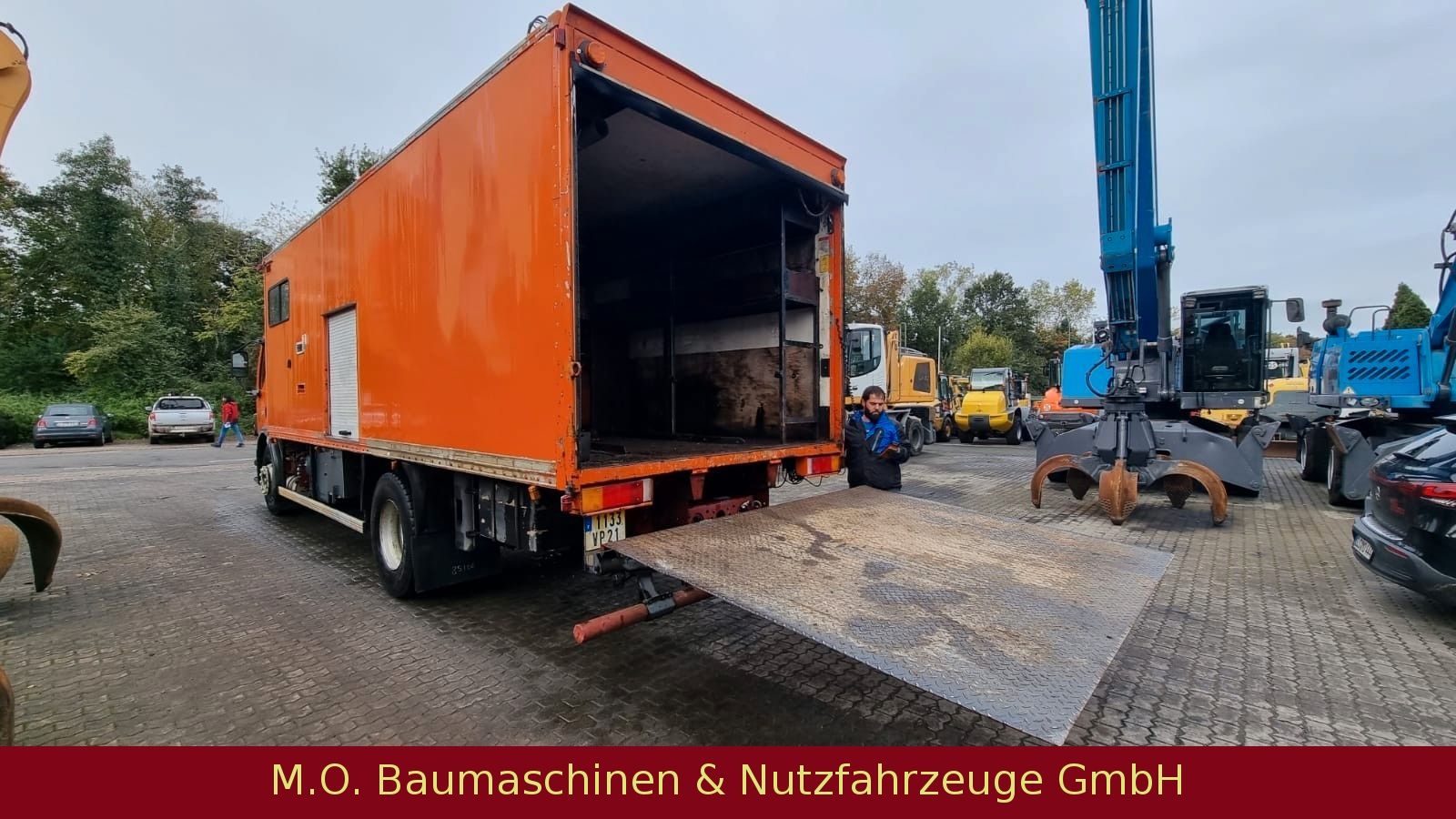 Fahrzeugabbildung Renault Premium 250 DCI / Mannschaftswagen /