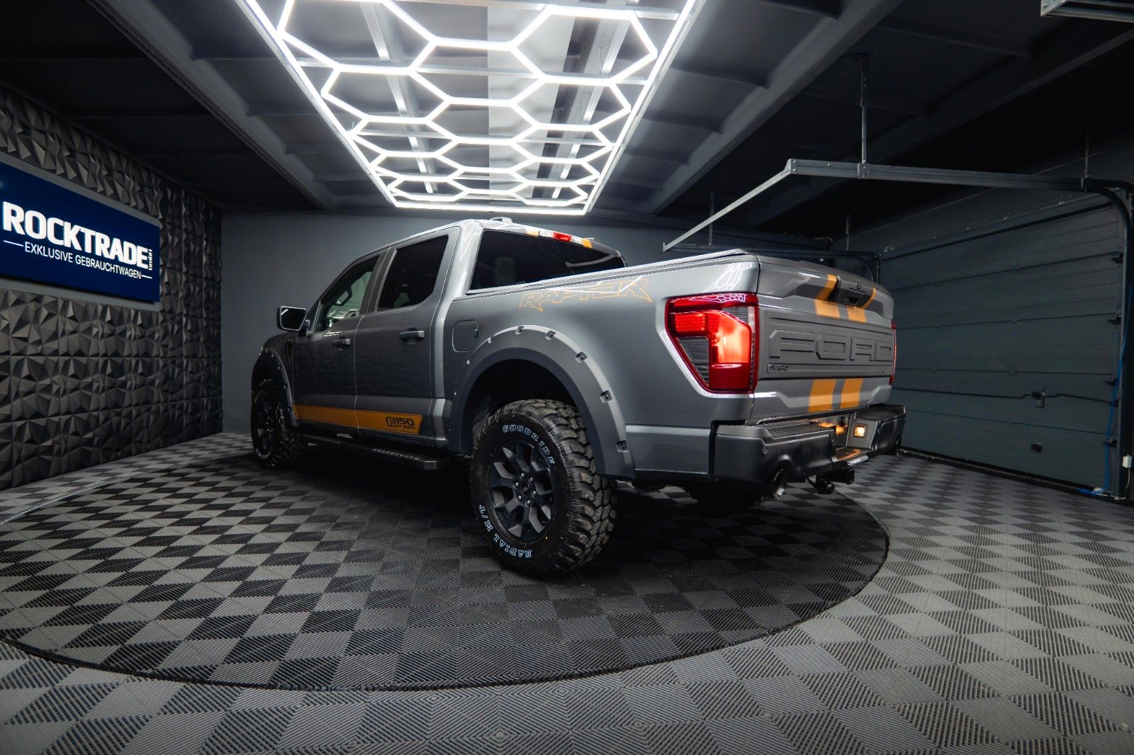 Fahrzeugabbildung Ford F150 5.0L V8 4x4 Offroad SuperCrew RAPTOR 19%